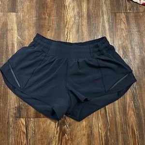 Lululemon Hotty Hot 2.5 low rise short